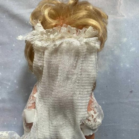 Vintage Bride Doll with Veil - Picture 3 of 4